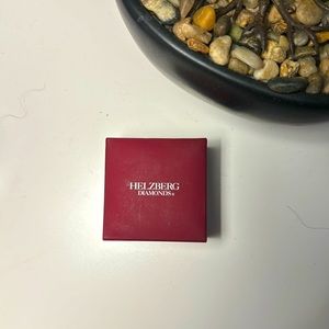 HELZBERG DIAMONDS (CROSSED HEARTS)💛🤍